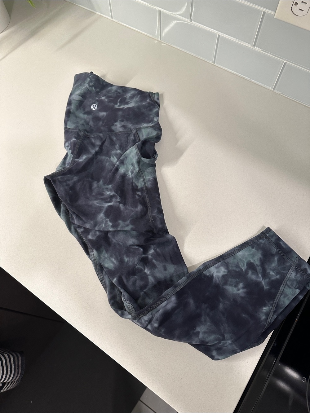 Lululemon Women’s Black Tie-Dye Leggings